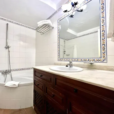 Apartamento Estandar Un Con Estupenda Vista Y Piscina, Playa Roques Los Realejos