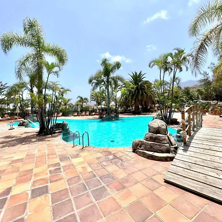 Estandar Un Con Estupenda Vista Y Piscina, Playa Roques *