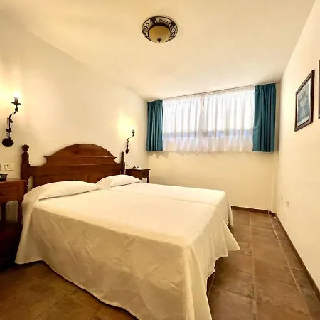 Estandar Un Con Estupenda Vista Y Piscina, Playa Roques لوس رياليخوس