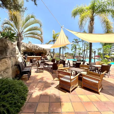 Estandar Un Con Estupenda Vista Y Piscina, Playa Roques